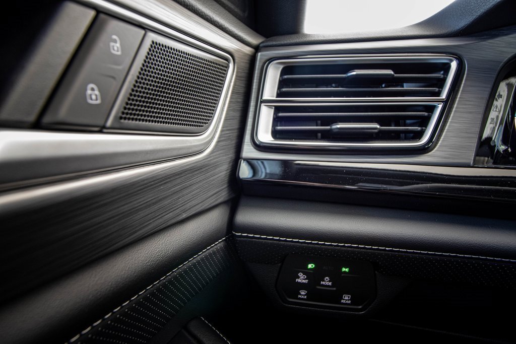 New 2026 Volkswagen Atlas Cross Sport SE image 30