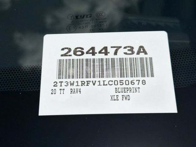 Used 2020 Toyota RAV4 XLE w/ Carpet Mat Package FWD image 32