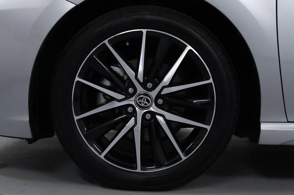 Used 2023 Toyota Camry SE image 30