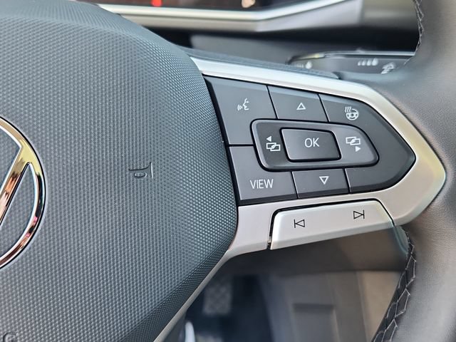 New 2026 Volkswagen Taos SE FWD image 12