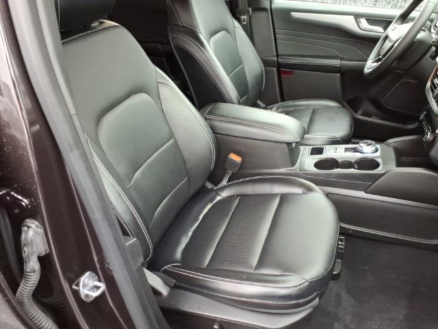 Used 2023 Ford Escape Platinum AWD/4WD image 23