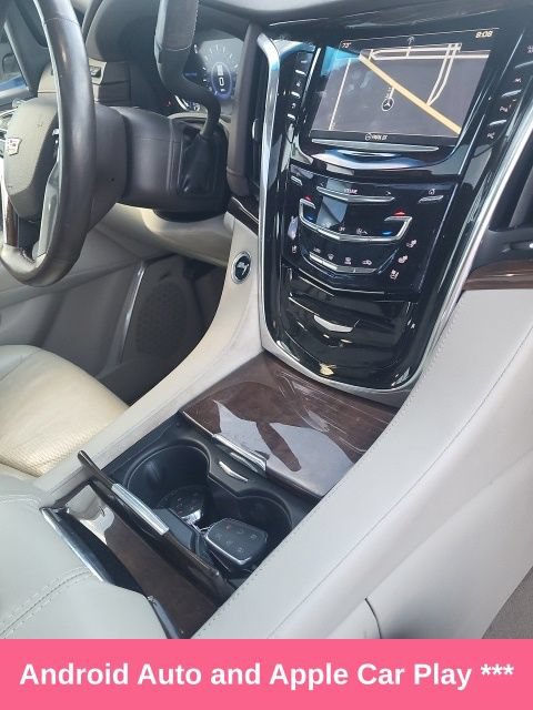 Used 2017 Cadillac Escalade ESV Luxury AWD/4WD image 12