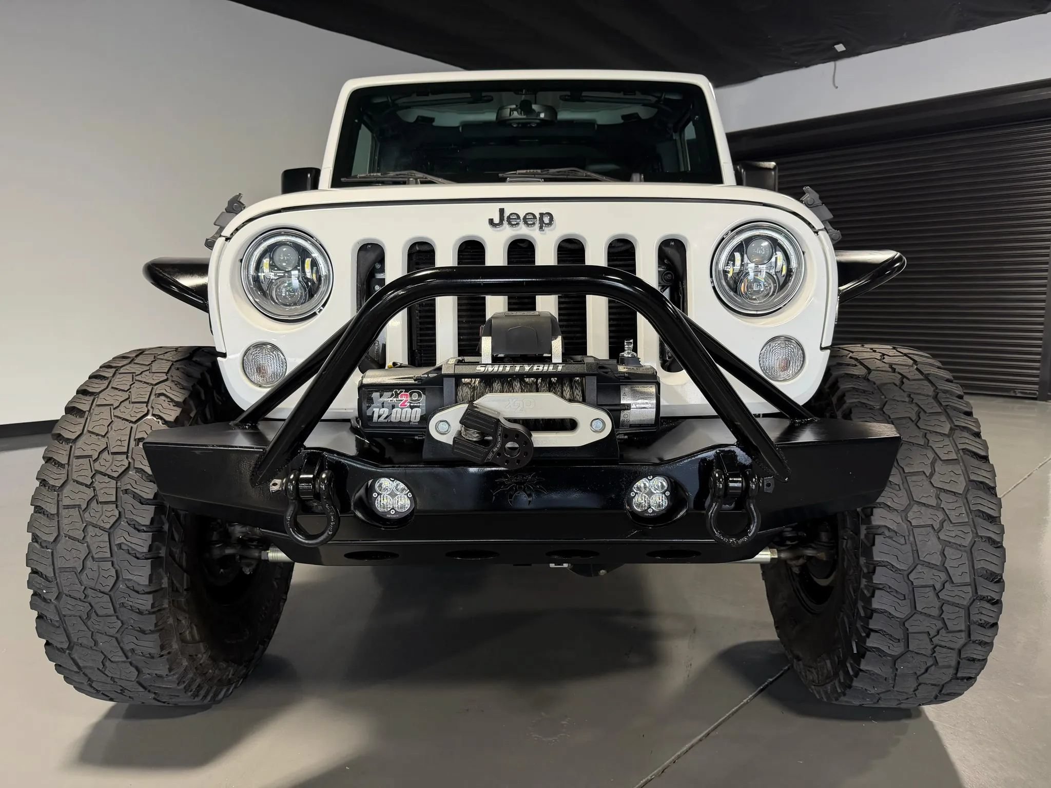 Used 2015 Jeep Wrangler Unlimited Rubicon w/ Connectivity Group AWD/4WD image 2