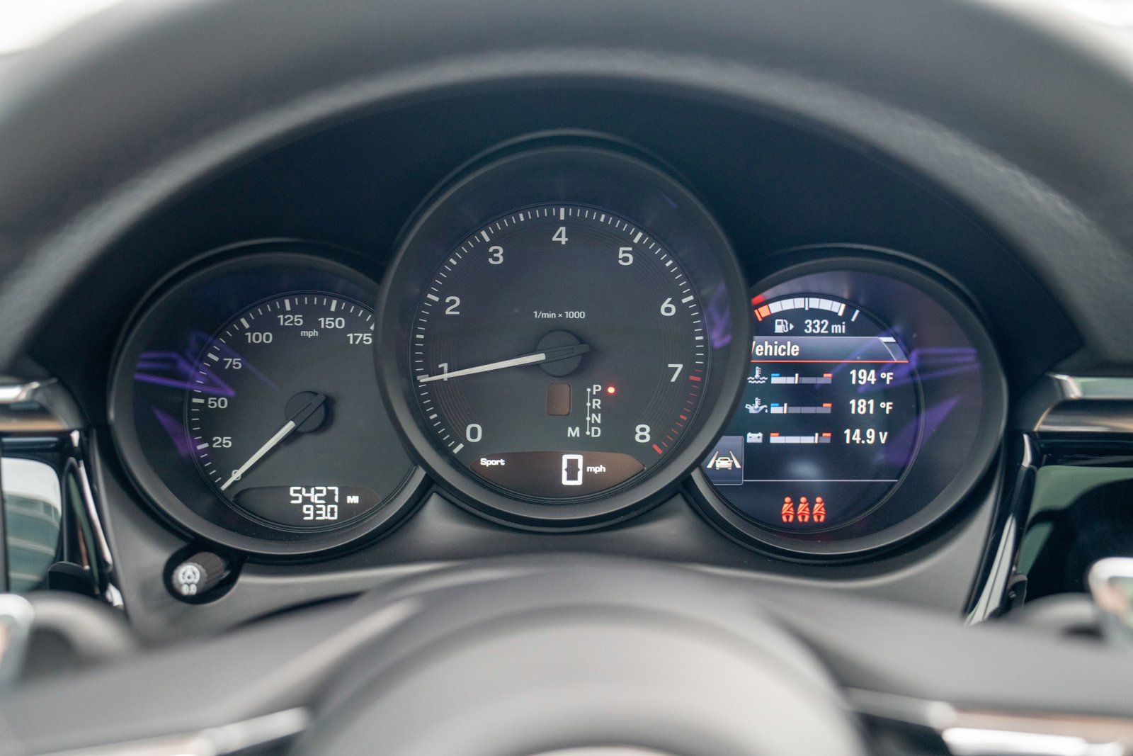 Certified 2025 Porsche Macan image 15