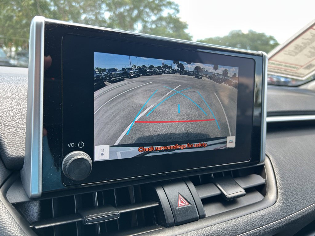 Used 2025 Toyota RAV4 XLE AWD/4WD image 32