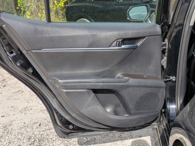 Used 2024 Toyota Camry SE image 19