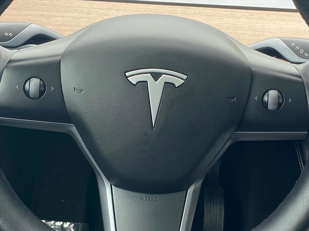 Used 2022 Tesla Model Y Long Range image 7