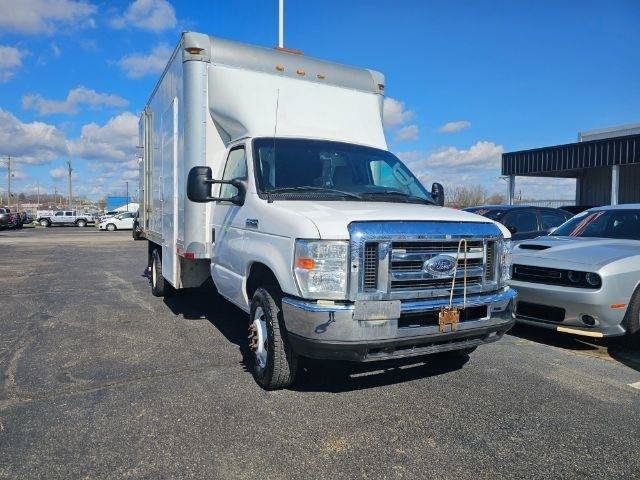 Used 2017 Ford E-450 and Econoline 450 Super Duty w/ Power Windows & Locks Group RWD image 4