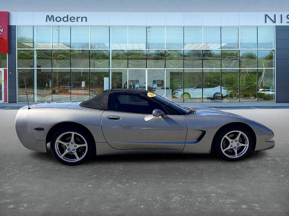 Used 2001 Chevrolet Corvette Convertible w/ Preferred Equipment Group2 image 4