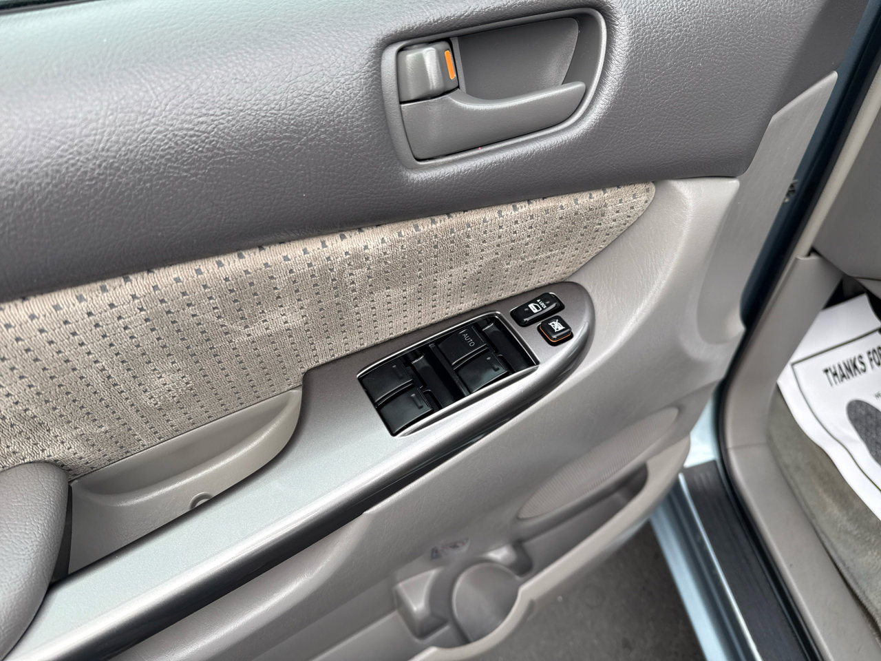 Used 2010 Toyota Sienna LE image 9