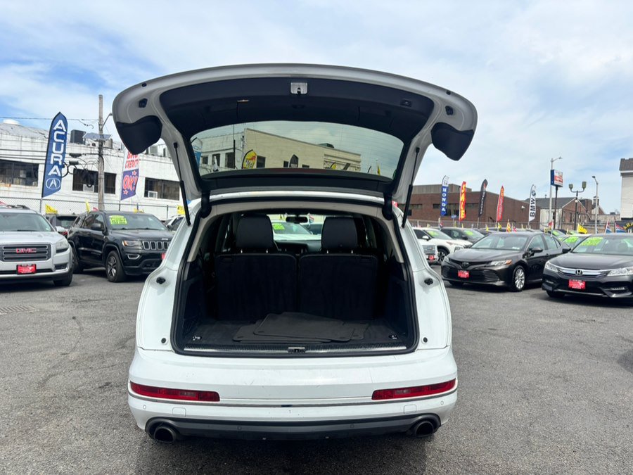 Used 2015 Audi Q7 3.0T Premium w/ Technology Package AWD/4WD image 9