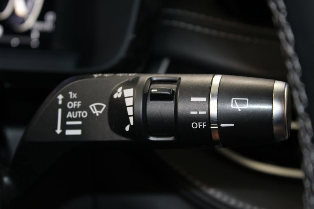 Used 2022 INFINITI QX60 Sensory w/ Cargo Package image 39