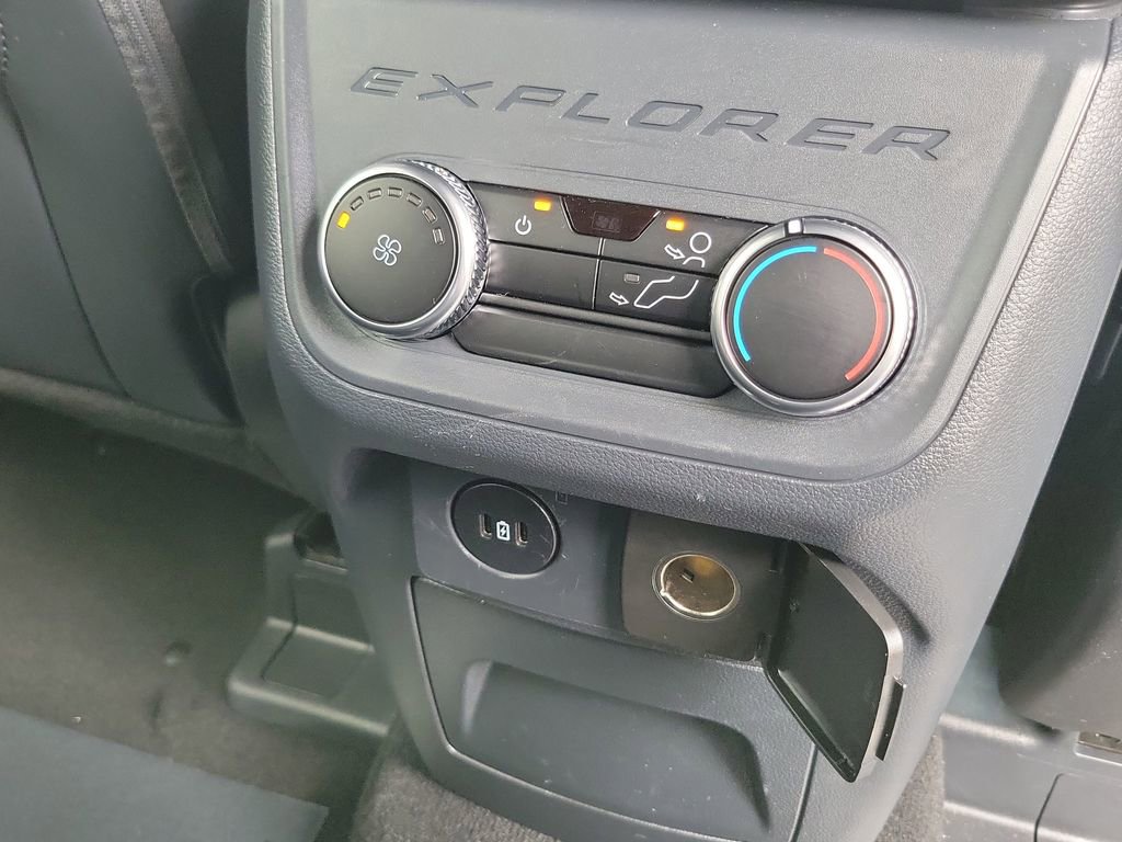 Used 2025 Ford Explorer ST-Line RWD image 22