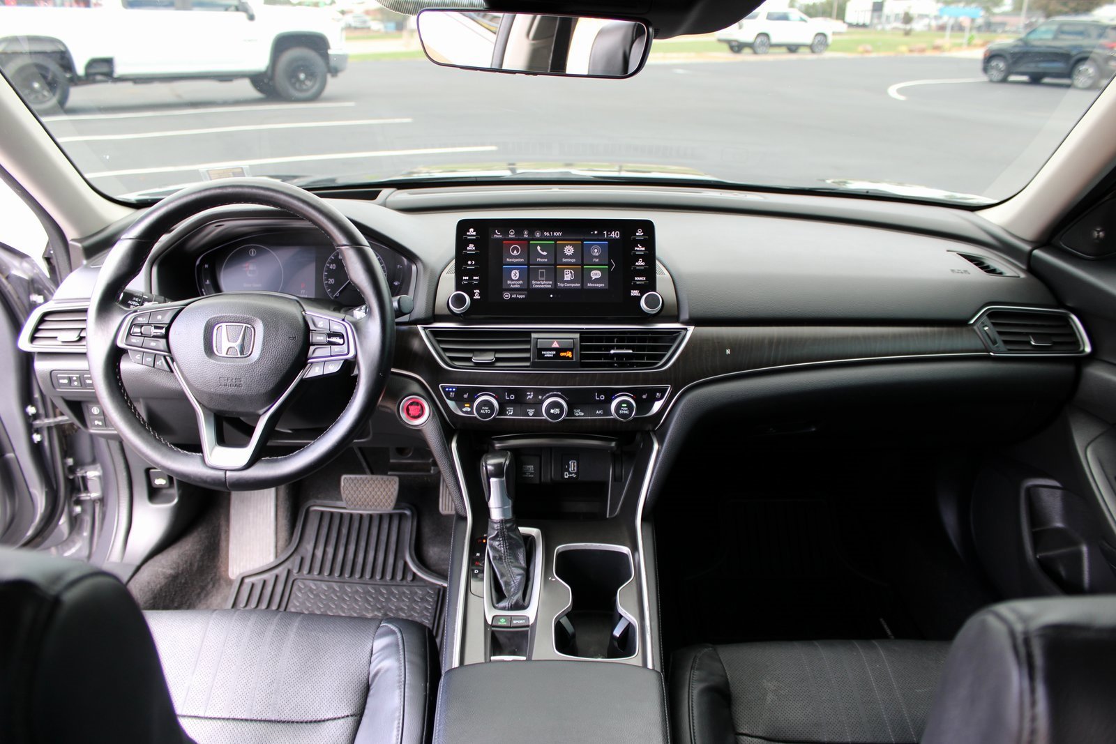 Used 2018 Honda Accord Touring image 14