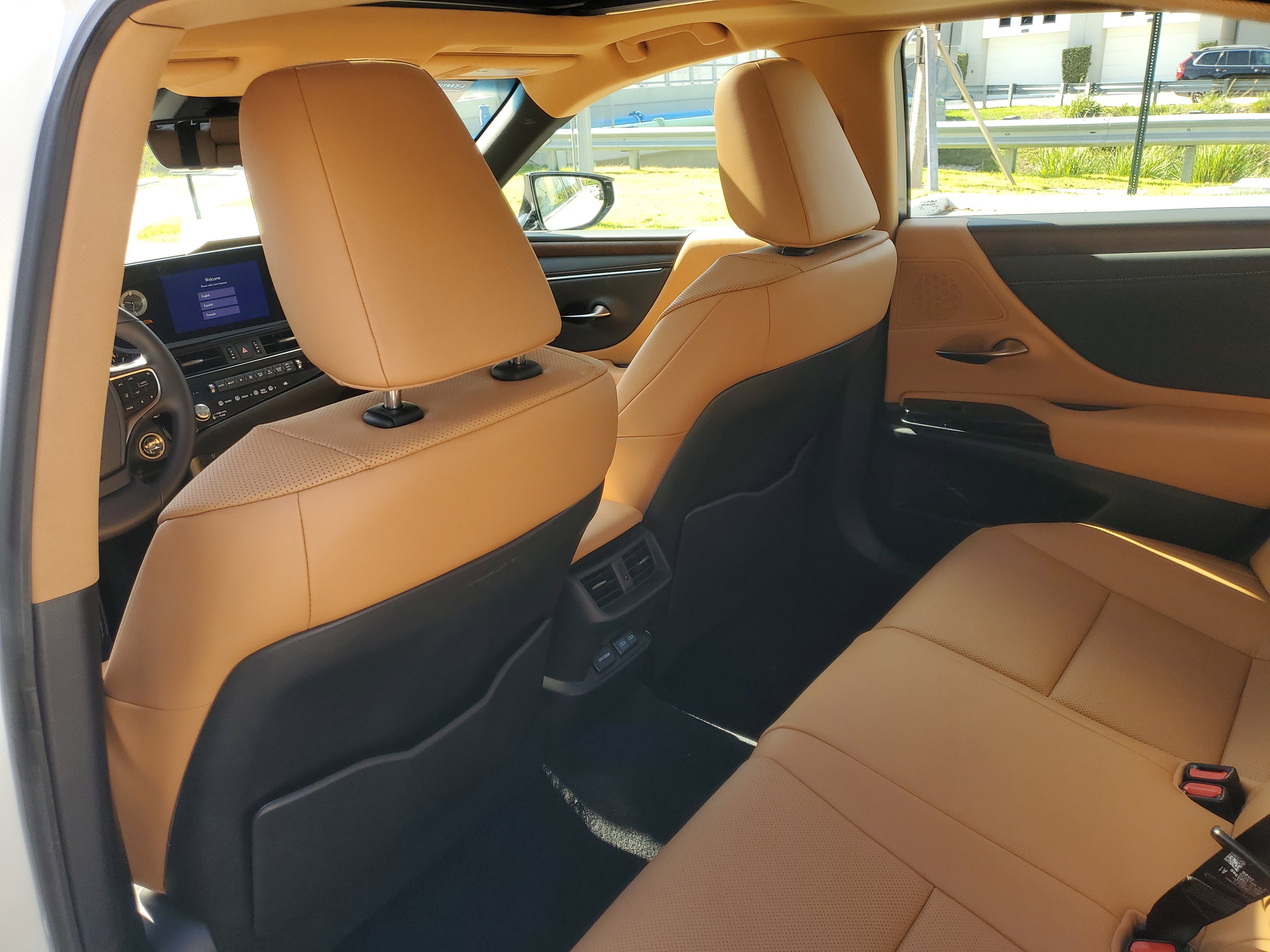 Used 2025 Lexus ES 350 w/ Premium Package image 12