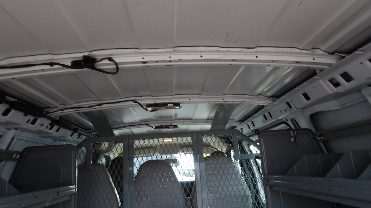 Used 2017 Chevrolet Express 2500 RWD image 37