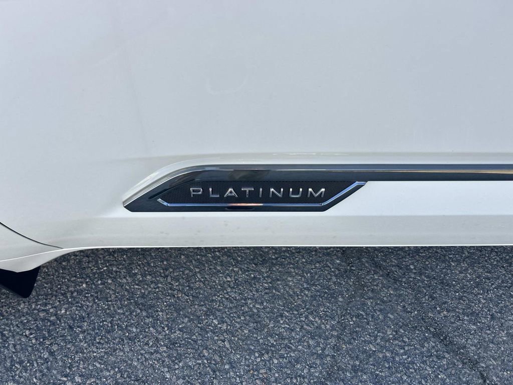 Used 2025 Toyota Sequoia Platinum image 16