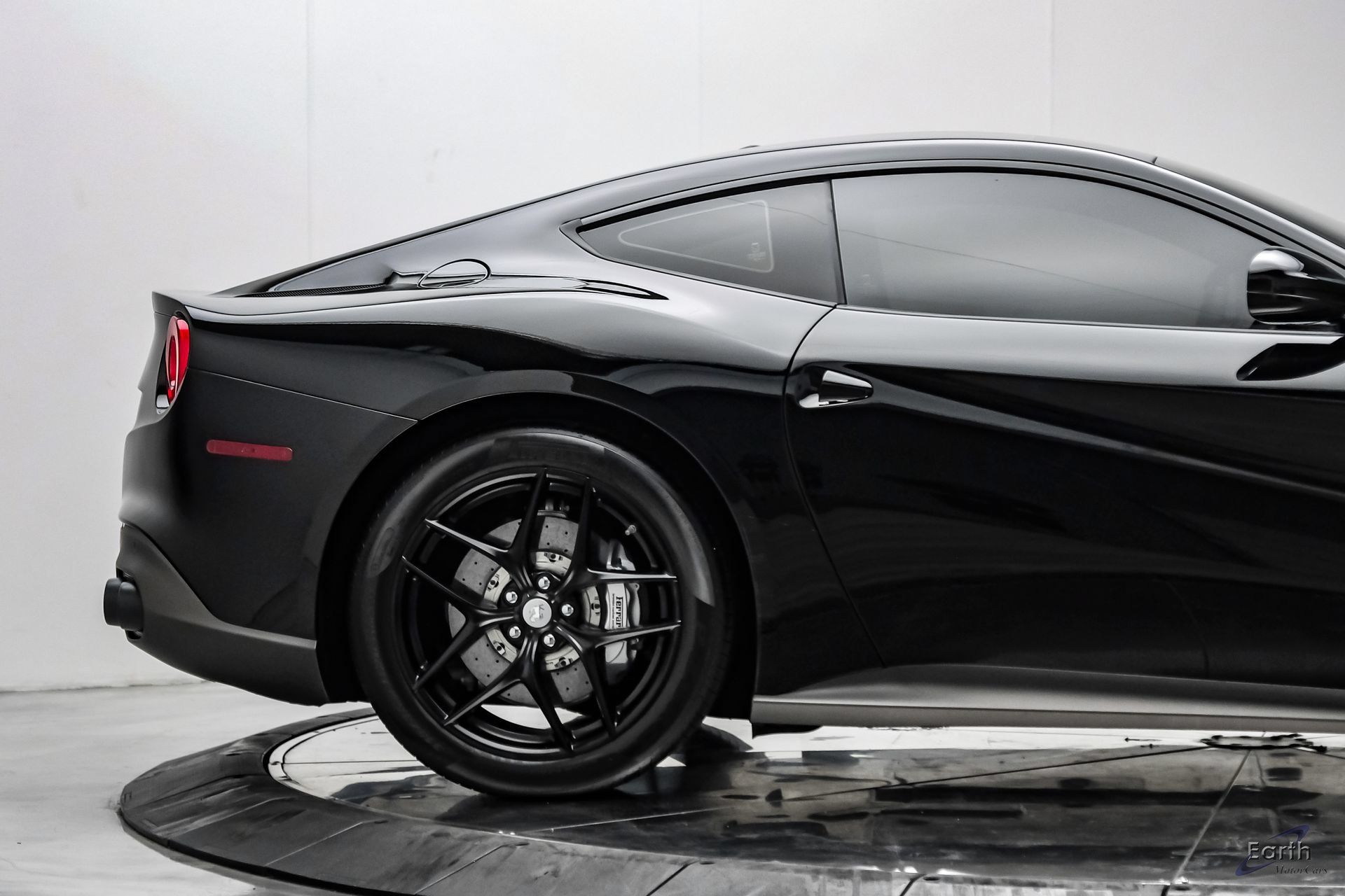 Used 2017 Ferrari F12 Berlinetta RWD image 26