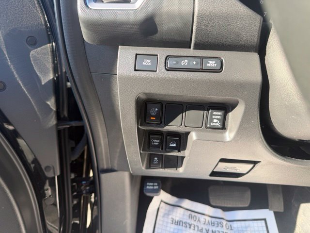 Used 2023 Nissan Frontier SV w/ SV Convenience Package AWD/4WD image 16