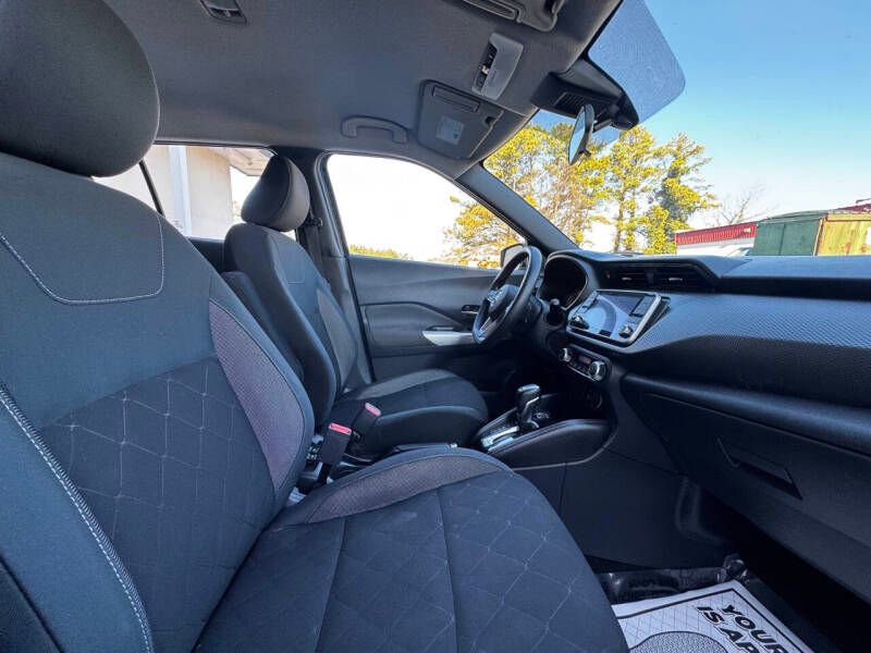 Used 2020 Nissan Kicks SV image 13