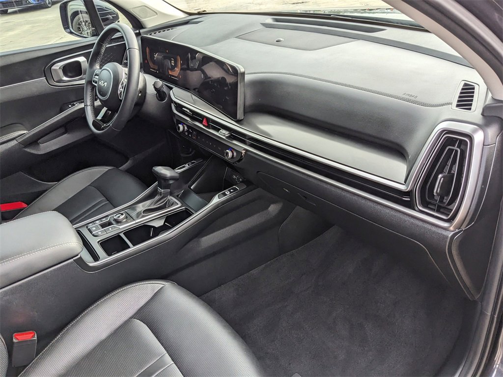 Certified 2025 Kia Sorento S w/ Panoramic Sunroof Package image 15