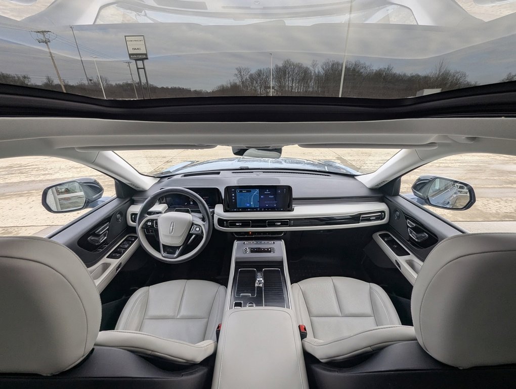 Used 2025 Lincoln Aviator AWD w/ Equipment Group 101A image 28