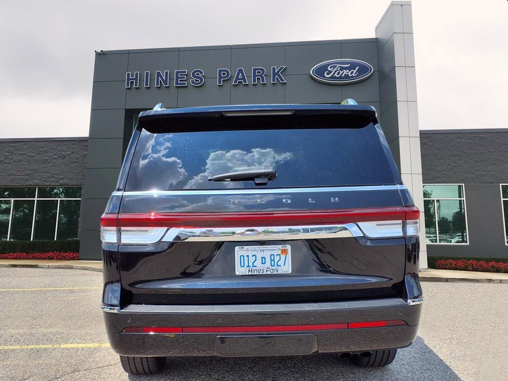 Used 2024 Lincoln Navigator Black Label image 6