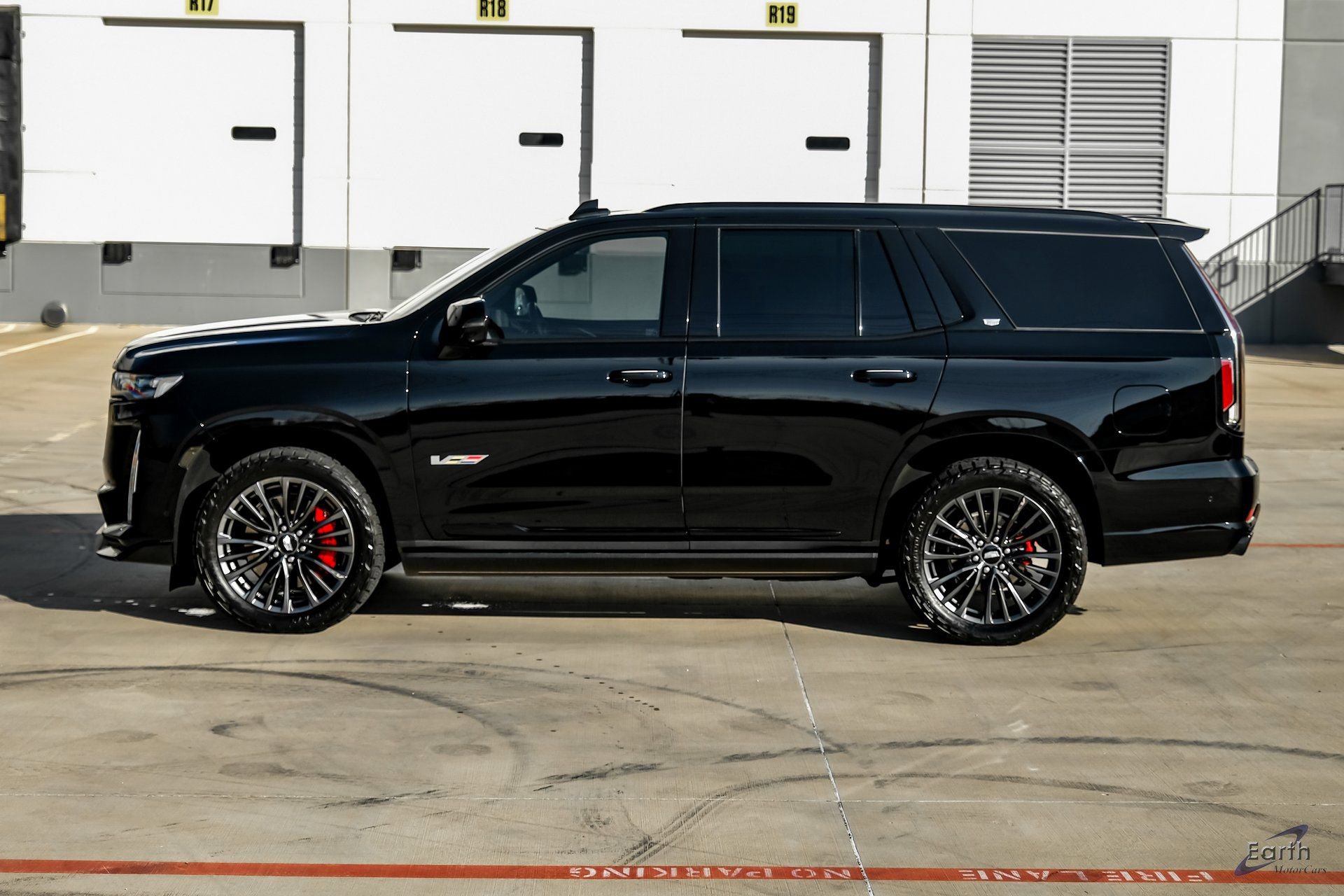 Used 2023 Cadillac Escalade V AWD/4WD image 7