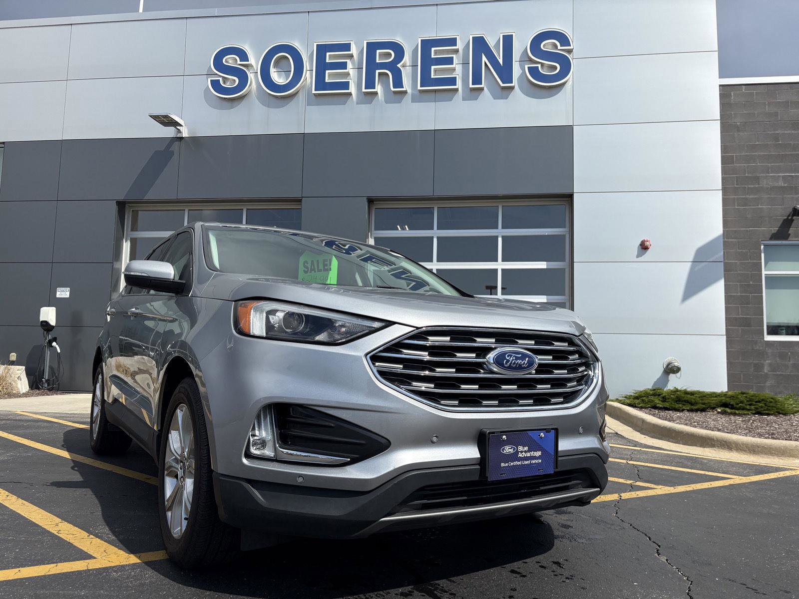 Certified 2022 Ford Edge Titanium AWD/4WD image 1