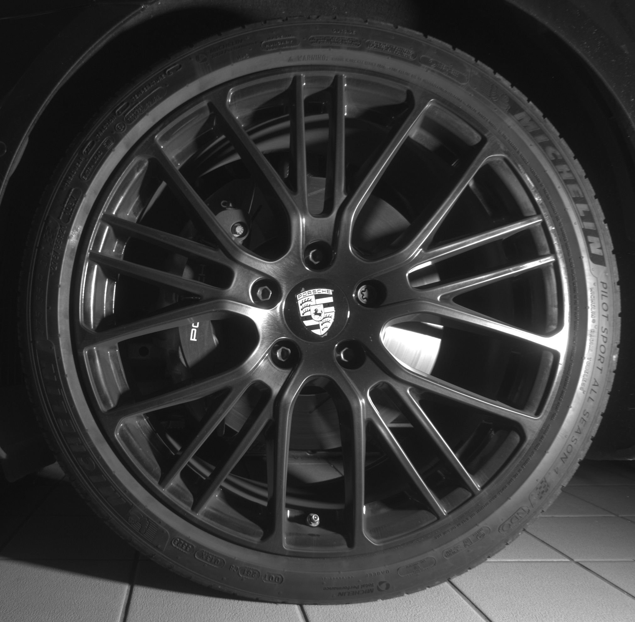 Used 2024 Porsche Panamera RWD image 26