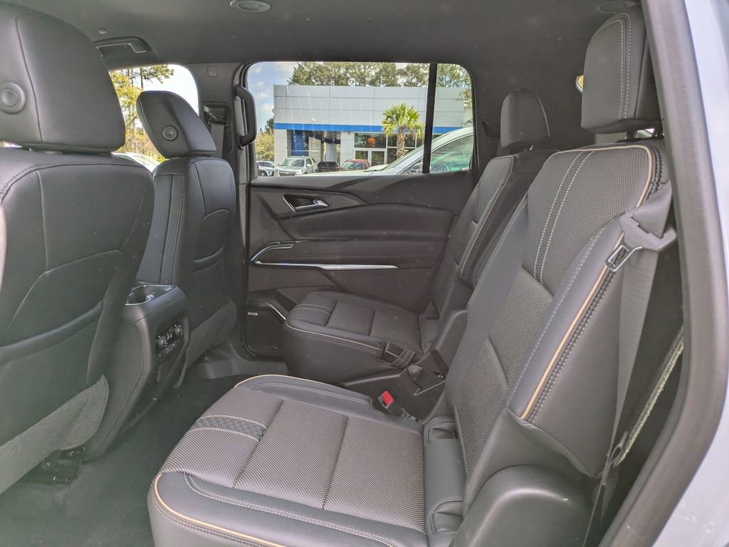 New 2026 Chevrolet Traverse High Country image 16