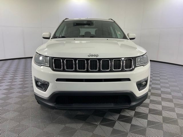 Used 2018 Jeep Compass Latitude w/ Cold Weather Group FWD image 2