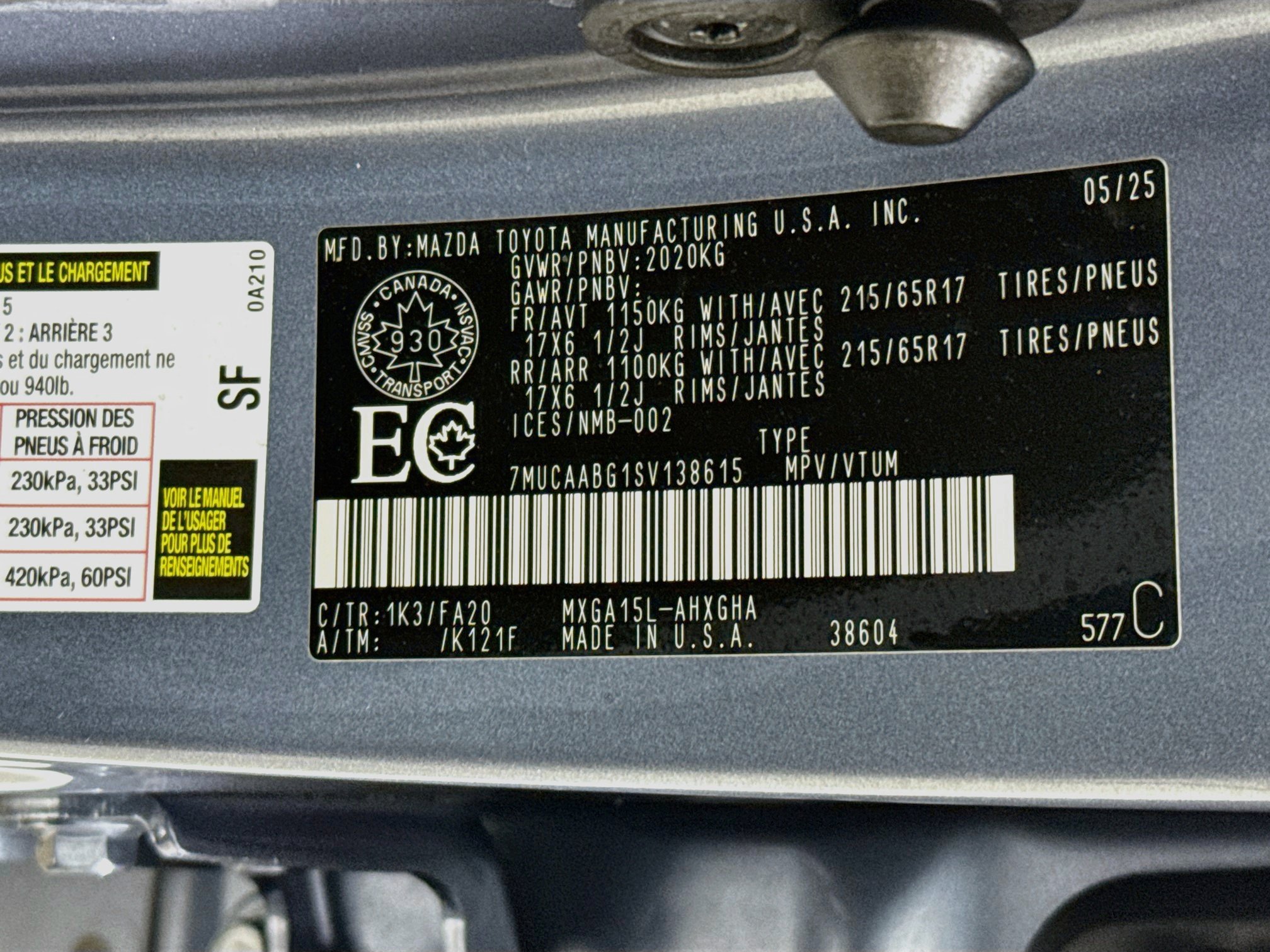 Used 2025 Toyota Corolla Cross LE AWD/4WD image 32