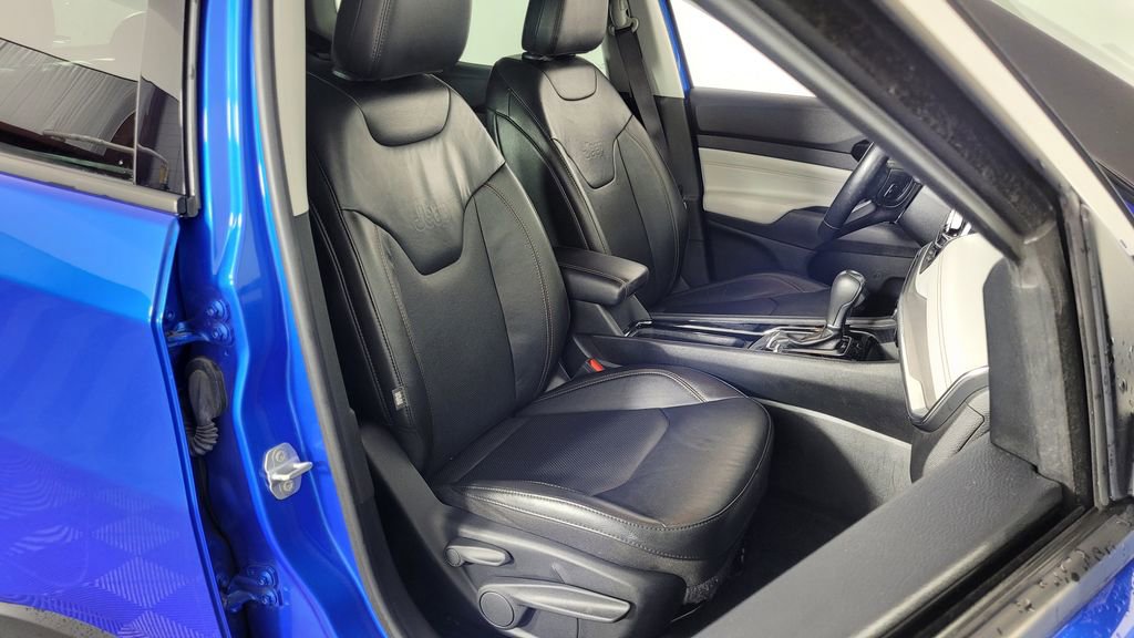 Used 2022 Jeep Compass Limited image 38