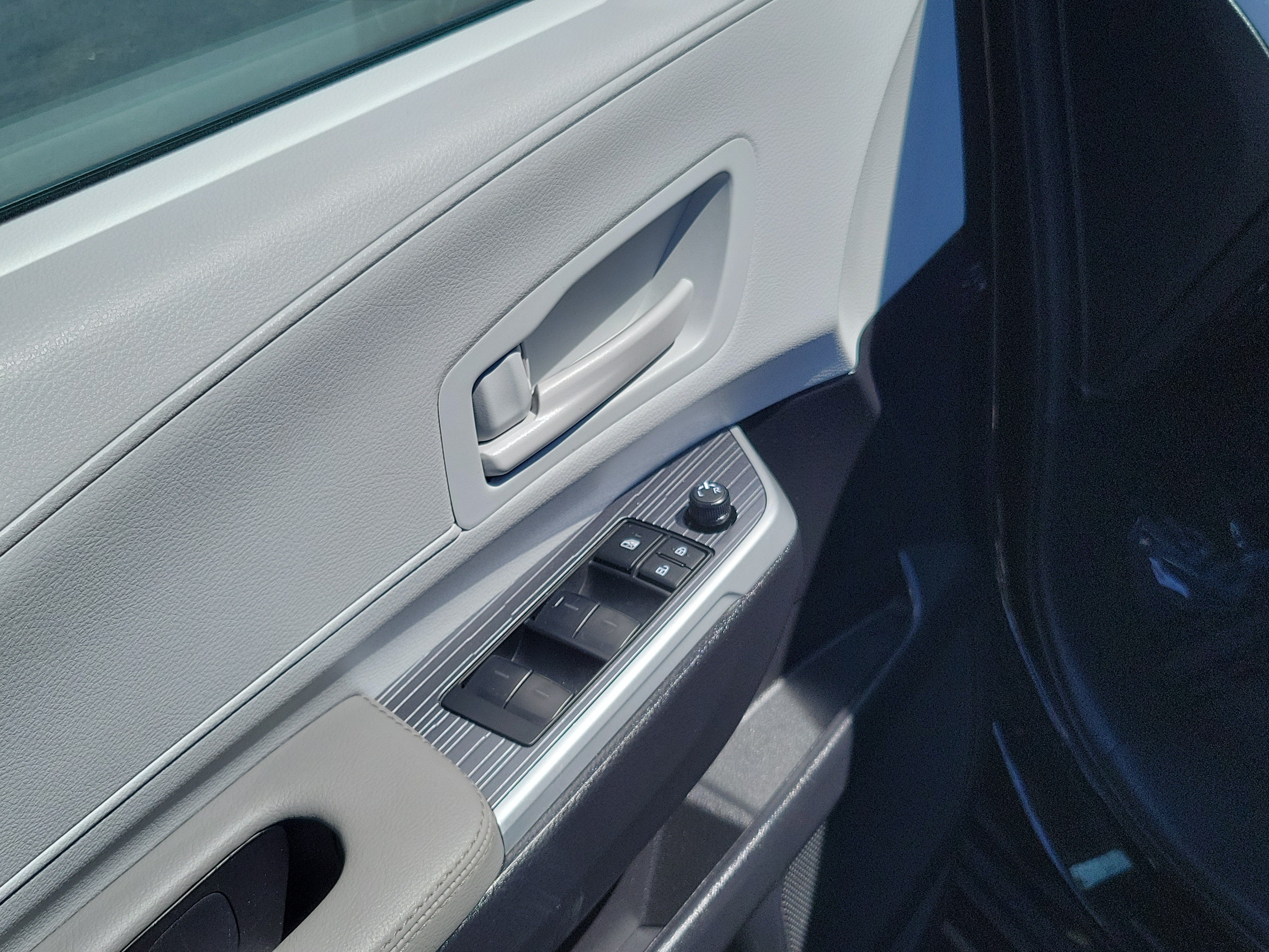 Certified 2026 Toyota Sienna LE FWD image 18