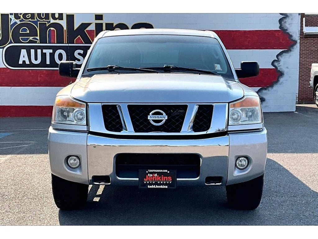 Used 2010 Nissan Titan SE w/ SE Value Truck Pkg AWD/4WD image 3