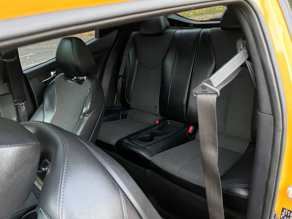 Used 2012 Hyundai Veloster w/ Style Pkg FWD image 11