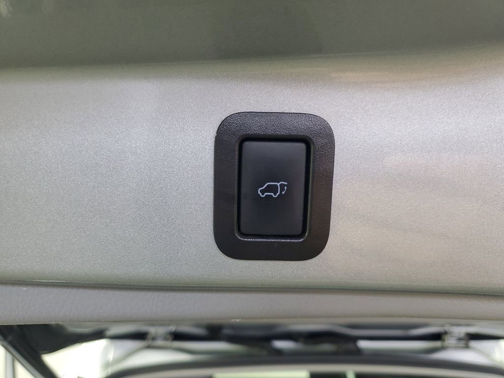 Used 2019 Toyota Highlander XLE image 34