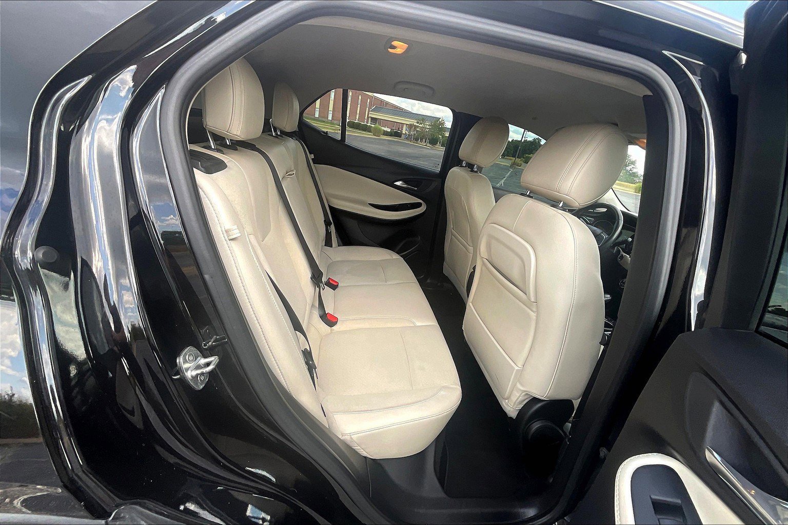 Used 2021 Buick Encore GX Select image 18