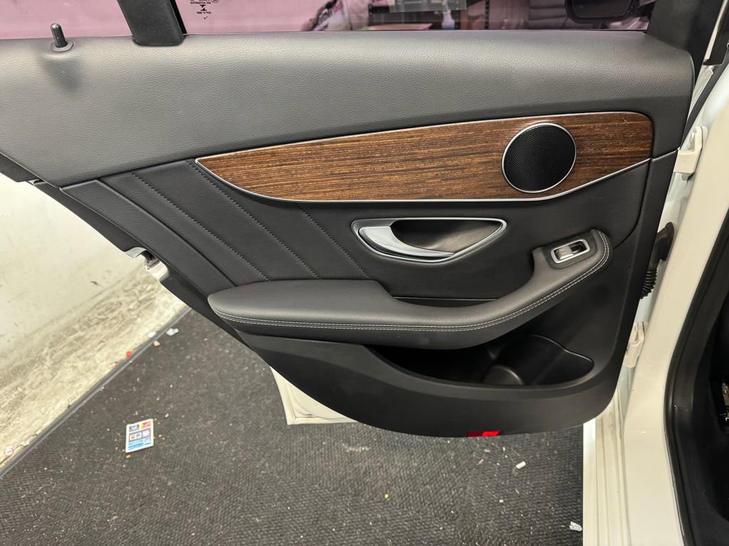 Used 2019 Mercedes-Benz C 300 Sedan image 16