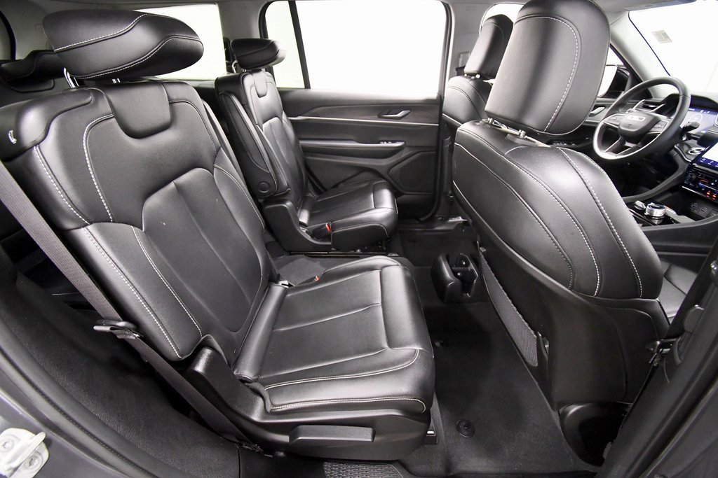 Used 2023 Jeep Grand Cherokee L Limited image 17