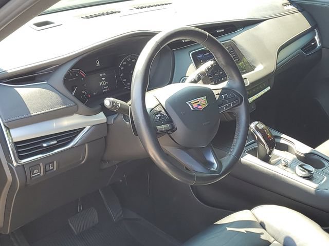 Used 2023 Cadillac XT4 Premium Luxury w/ Cold Weather Package FWD image 7