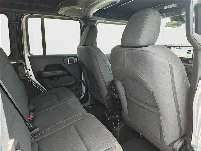 Used 2024 Jeep Wrangler Sahara image 21