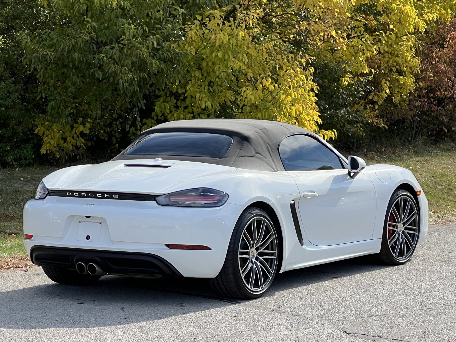 Used 2017 Porsche 718 Boxster S image 8