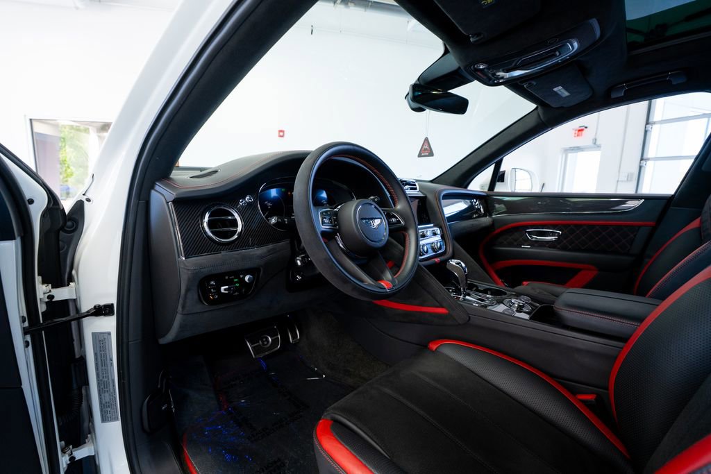 Used 2021 Bentley Bentayga Speed AWD/4WD image 33