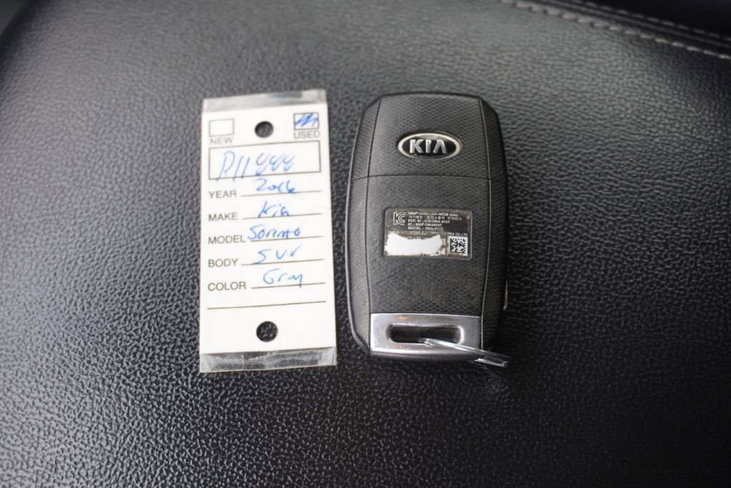 Used 2016 Kia Sorento L image 32