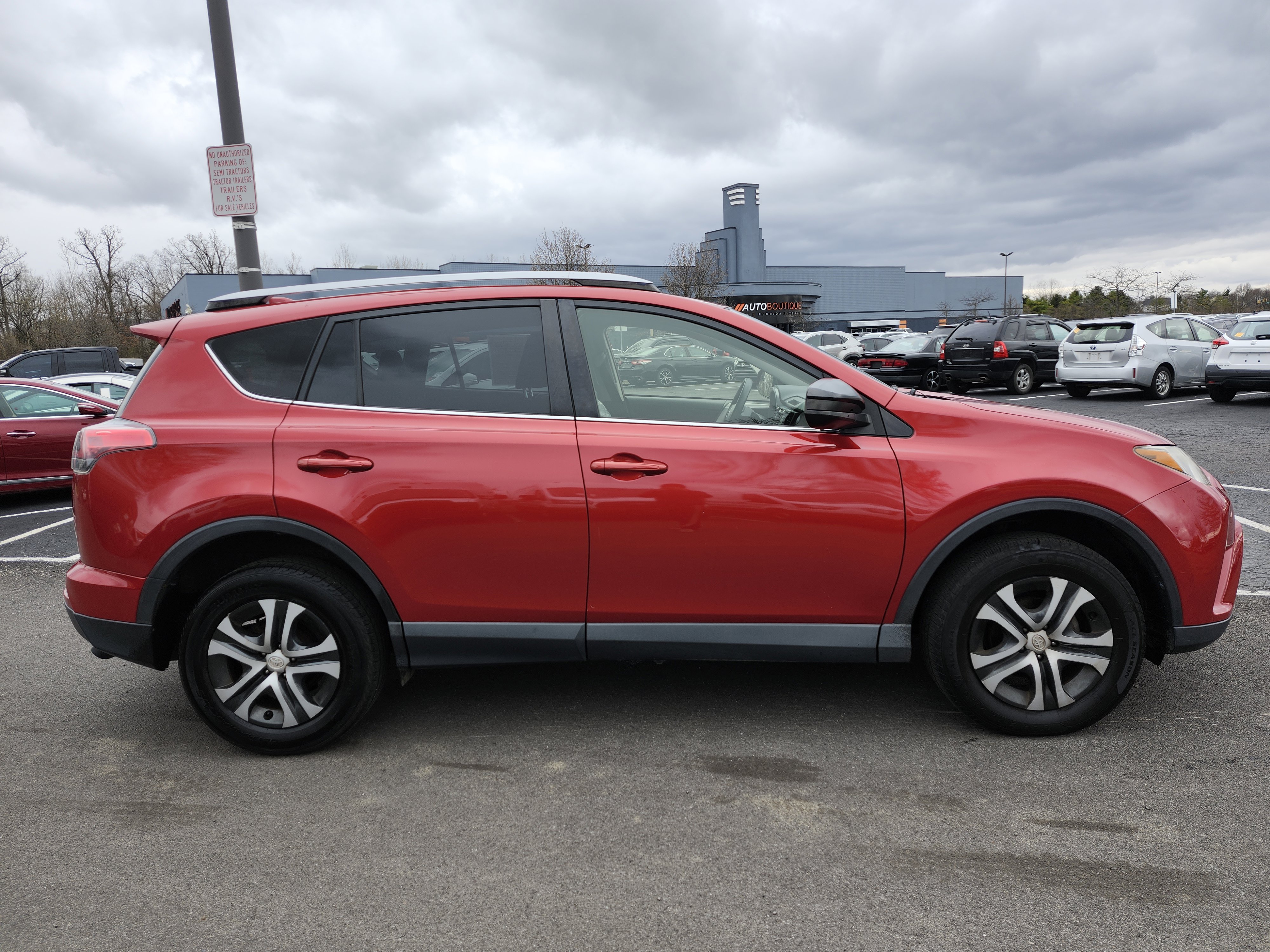 Used 2017 Toyota RAV4 LE w/ All Weather Liner Package image 16