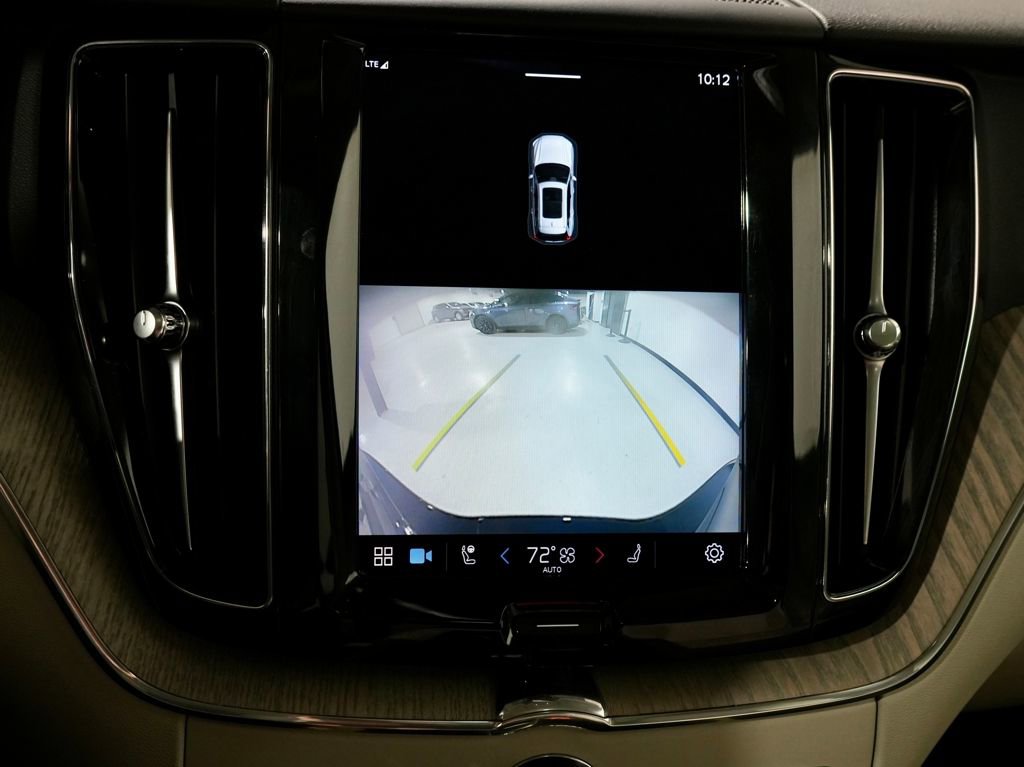 Used 2023 Volvo XC60 B5 Plus w/ Climate Package image 4