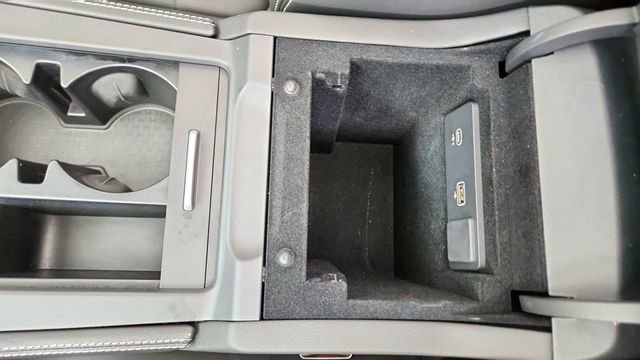 Used 2025 Jaguar F-PACE R-Dynamic S image 50