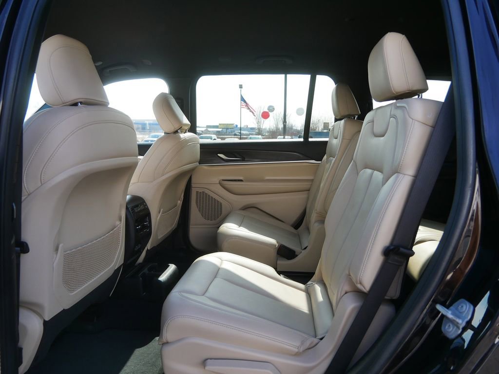 Used 2023 Jeep Grand Cherokee L Limited w/ MOPAR Finishing Package image 16